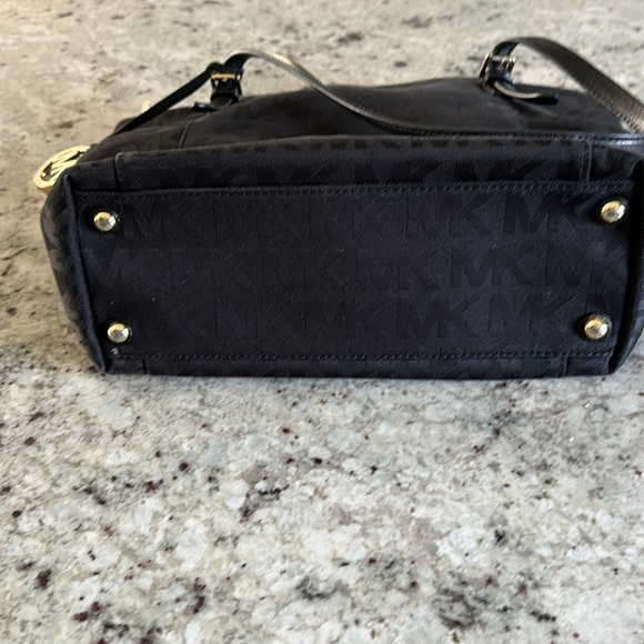 Michael kors bag - Picture 5 of 8